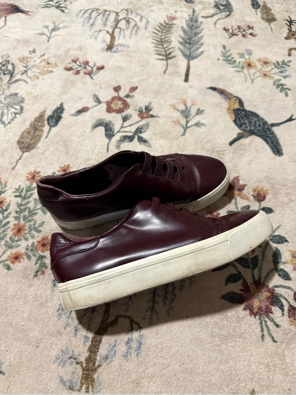 Vince bolton burgundy fashion letter sneakers size 5